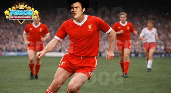 อดีตกองกลาง Ray Kennedy