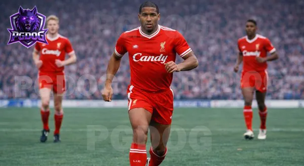 อดีตกองหน้า John Barnes